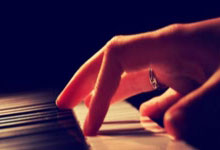 打开心了!东契奇得分助攻湖人领先到15分 金鸡独立传球解说都笑了.:超凡国际